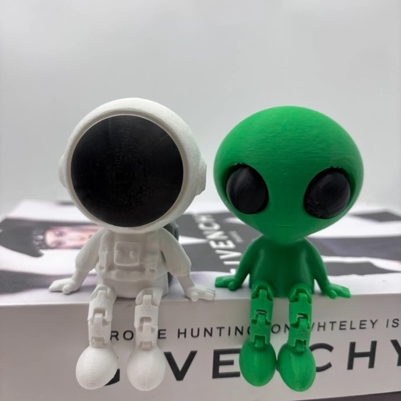 3D Printed Astronaut Alien Statue Ornaments, Unique Space Science Fiction Designed Movable Aliens, Astronaut Party Decorations