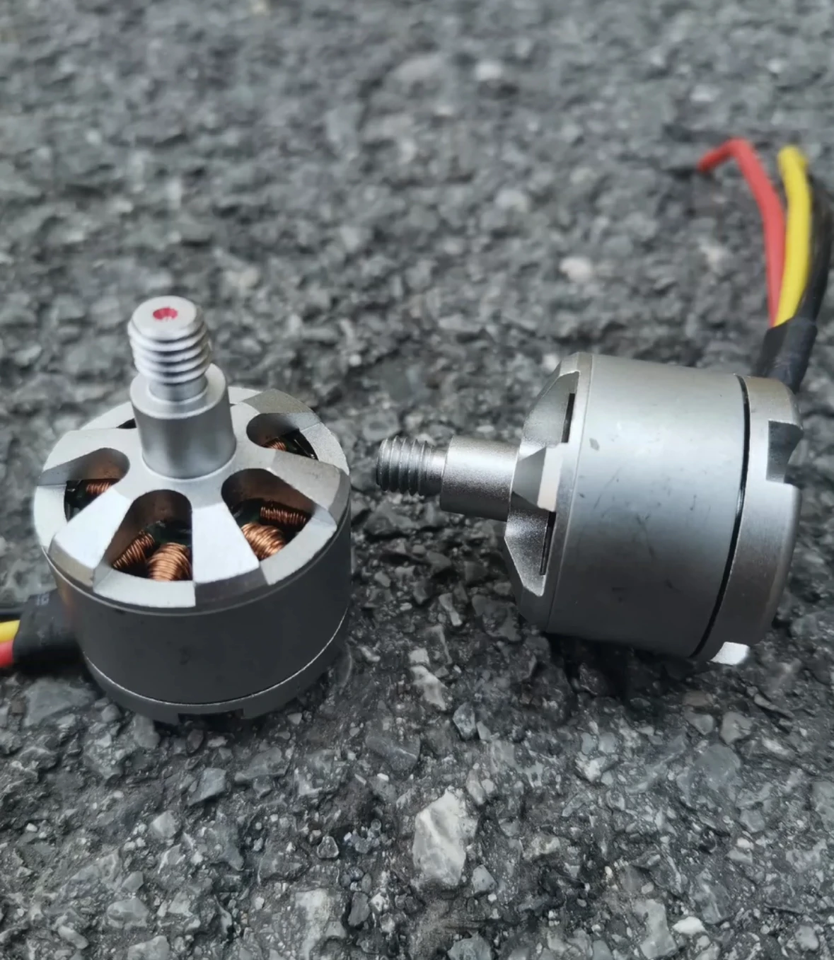 มอเตอร์ 4 ชิ้น XA 2212 XA2212 A2212 2213 KV820 KV960 920KV สำหรับโดรน DJI Phantom TAROT F330 F450 F550 มัลติคอปเตอร์ ควอดคอปเตอร์ โครงสร้าง FPV แข่ง