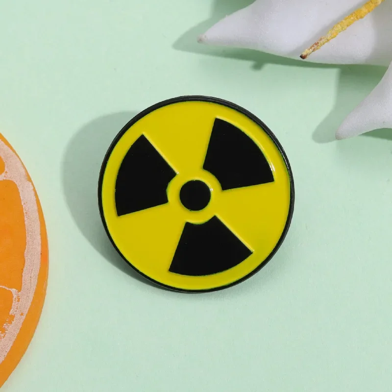 Radioactive Radiation Sign Brooch Hazardous Chemical Element Metal Badge Wholesale Bag Pins and Badges Decorative Brooches Lapel