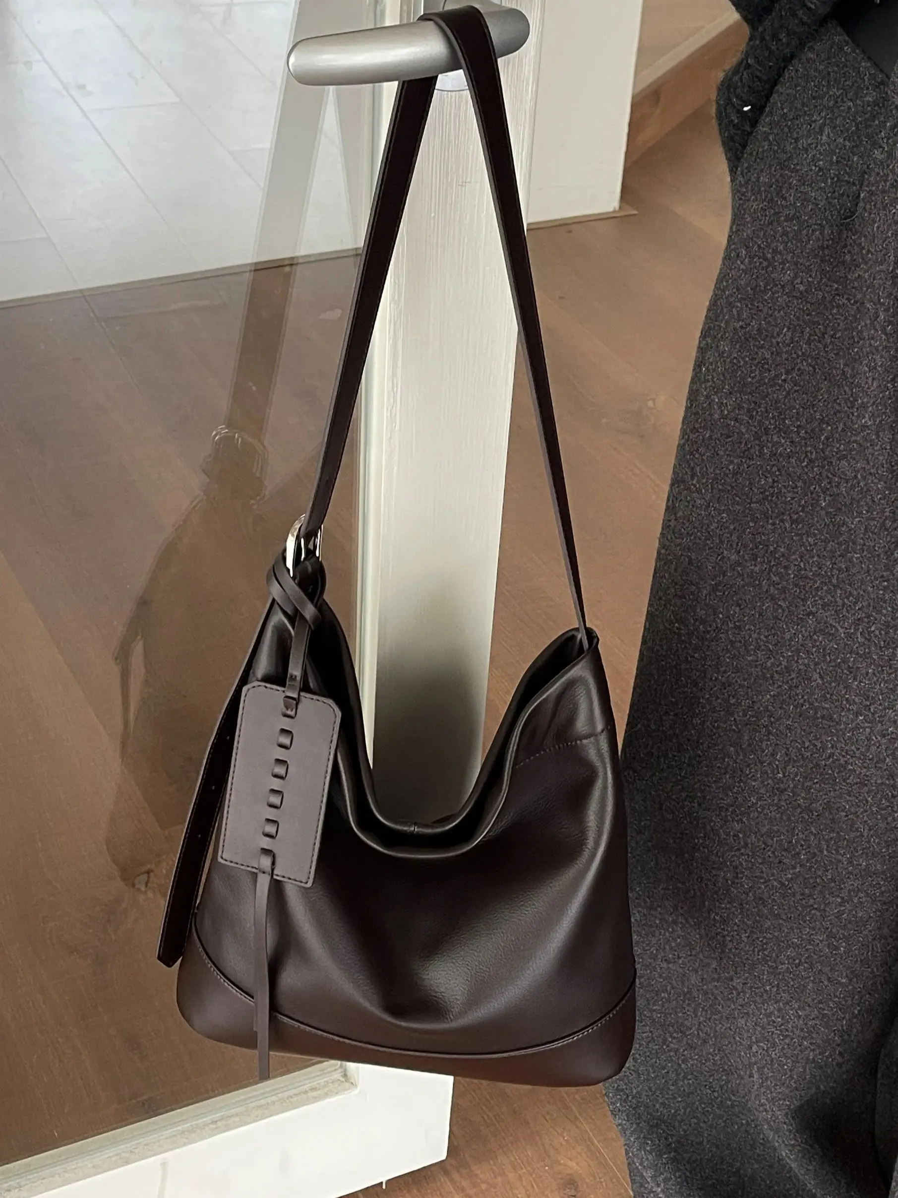 

Новая женская сумка-тоут из натуральной кожи, дизайнерская, класса люкс, из воловьей кожи, высокого качества, большая, через плечо, на пояс, для женщин