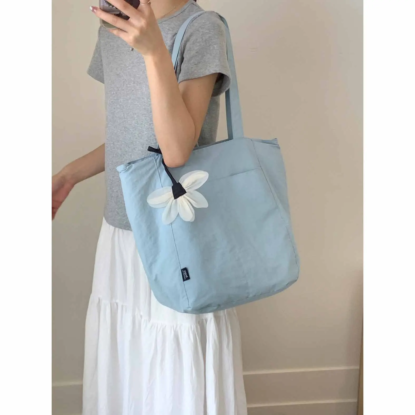 

Summer large capacity canvas lazy style bag women 2025 new leisure shoulder bag versatile commuter tote bag