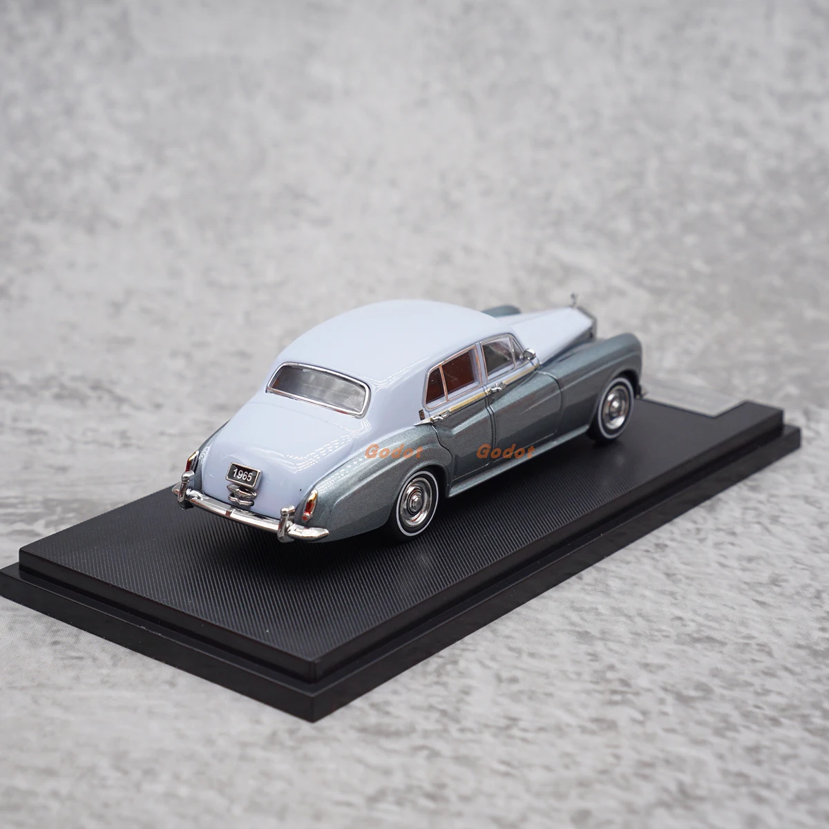 GFCC 1:64 Scale Diecast Alloy 1965 Rolls Royce Silver Cloud Toys
