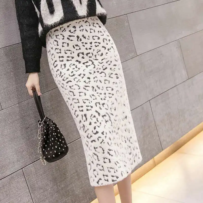 Autumn Winter New Fashion Elastic Waist A-line Skirt Women High Street Leopard Printing All-match Thick Knitting Hip Wrap Skirt