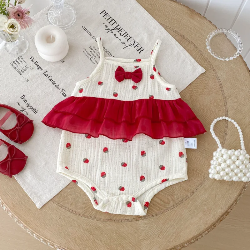

Summer Korean Style Baby Girl Strawberry Print Rompers Ruffle Bow Tie Strap Crinkle Fabric Newborn Onesie 0-24M Party Outfit