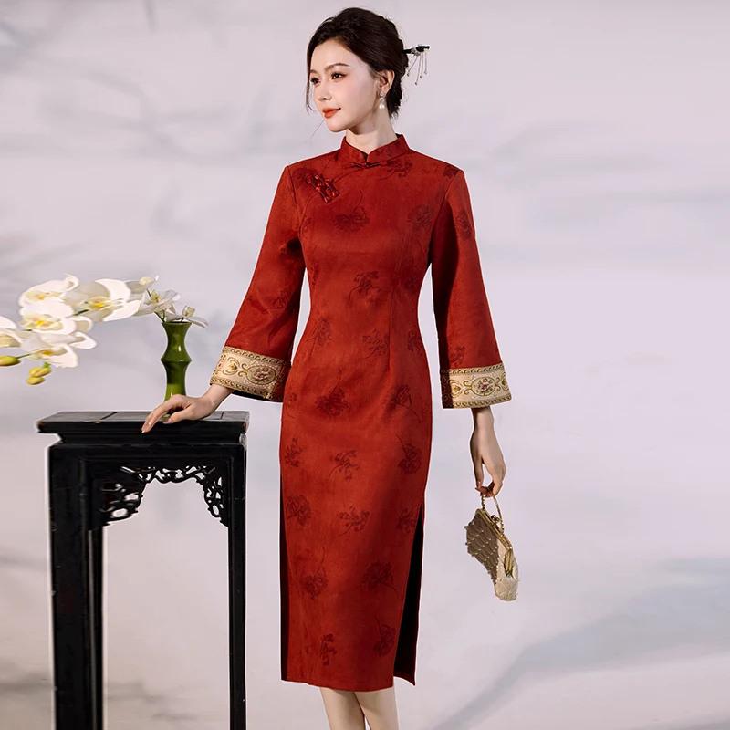 

Luxury Suede Velvet Qipao - Modern Oriental Dress with Flared Sleeves Gen Z Fashion Vintage Style Evening Wear