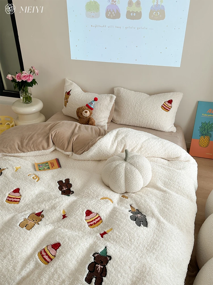 Cute Thiened 9kg eep Velvet Winter Coral Velvet Four-Piece Children's Bedding Set Milk Velvet Cover Kids Bedding Accories