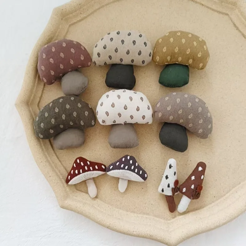 Fabric Mushroom Brooch Cute Forest Style Unique Versatile Decorative Pin for Women Daily Bag Clothing Fashion Funny Accessory