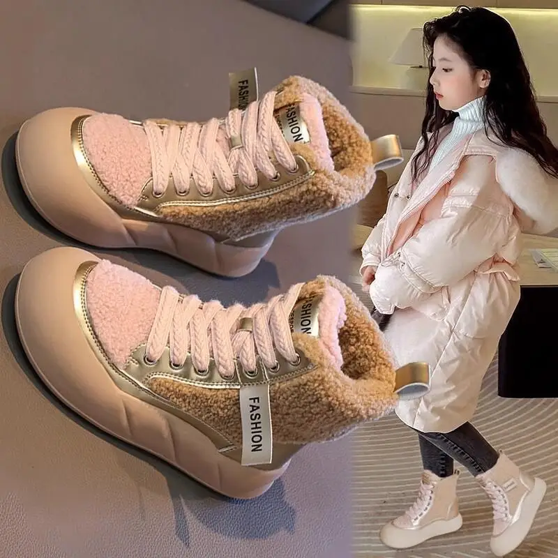รองเท้าเด็กแฟชั่นสไตล์ Y2K น่ารัก รองเท้าบูทหิมะสำหรับเด็กผู้หญิง ฤดูหนาว 2025 รุ่นใหม่บุขนหนานุ่ม รองเท้าผ้าฝ้ายเด็กไซส์ใหญ่