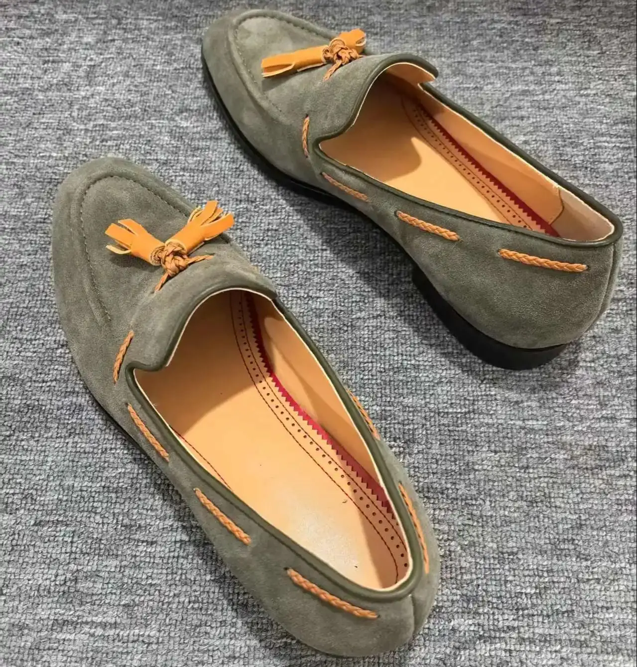

Green Flannel Shoes Male Slip On Shallow Flat Sole Zapatos Para Wedding Party 2025 Double Yellow Tassels Men's Loafers Round Toe