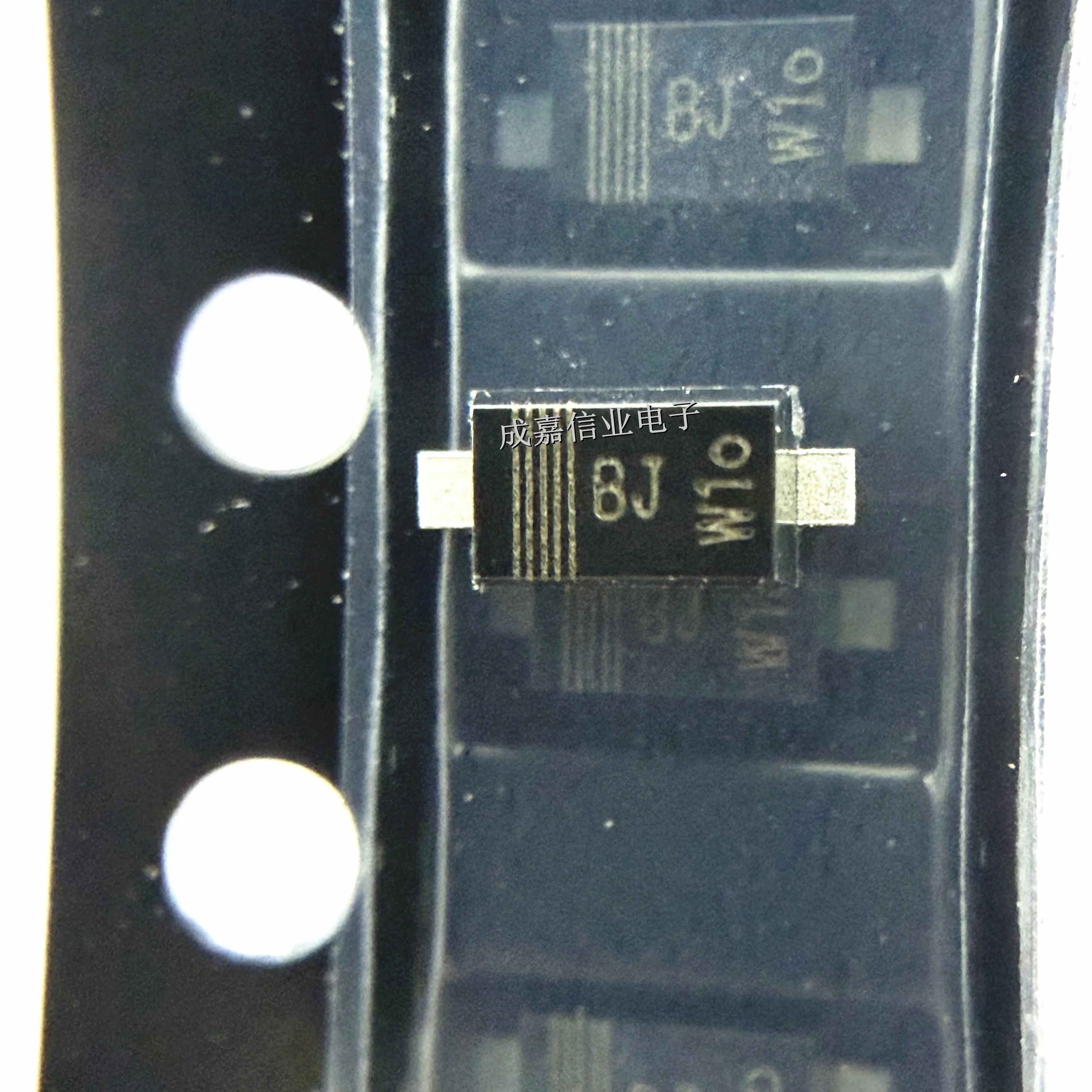 

100pcs/Lot BZT52H-C10,115 SOD-123-2 MARKING;BJ Zener Diodes ZENER 83W 10V 5% Operating Temperature:- 65 C-+ 150 C