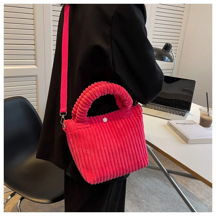 Damen 2026 Herbst-Winter Neuer Stil Koreanische Ins Denim Samt Plüsch Schulter-Umhängetasche Hochwertige Handtasche für Frauen – Detail 9