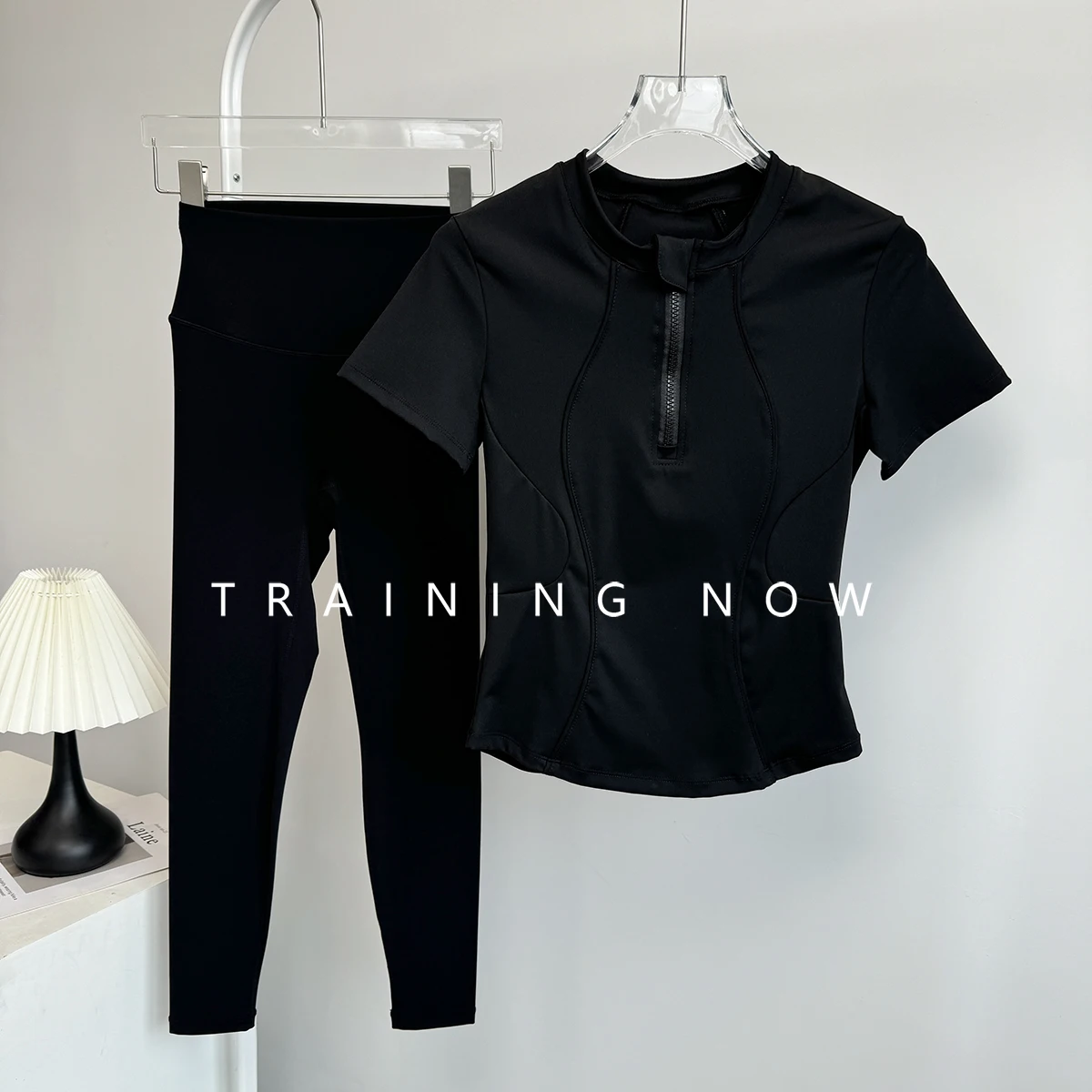 

Sports suit for women in summer half zipper slim fit yoga suit short-sleeved gym training morning running speed dry clothes