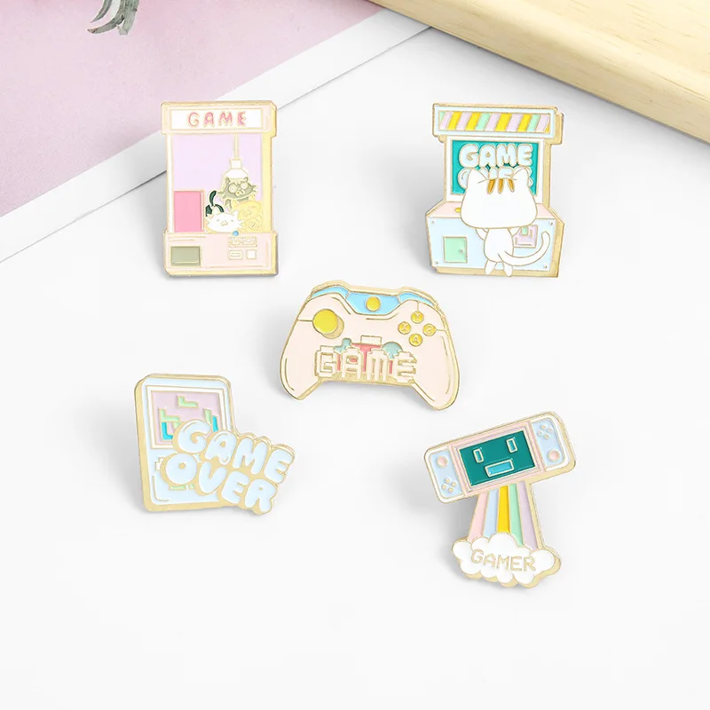 Crane Game Enamel Pin Rainbow Gamepad Video Game Player Brooches Bag Lapel Pin Cartoon Badge Jewelry Gift for Kids Friends