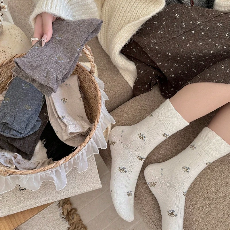 Women Winter Socks New Fashion Cute Flowers Warm Soft Crew Socks For Women Korean Style Casual Women Socks