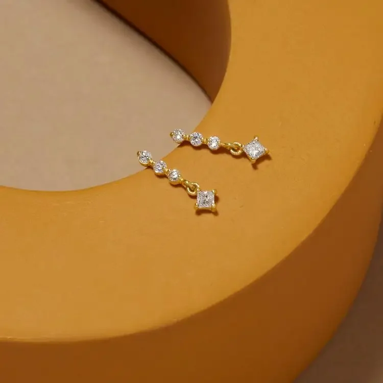 

2025 новейшее высокое качество стерлингового серебра 925 пробы, мини-простая геометрическая квадратная круглая серьга-гвоздики золотого цвета с блестящим цирконием, ювелирные изделия