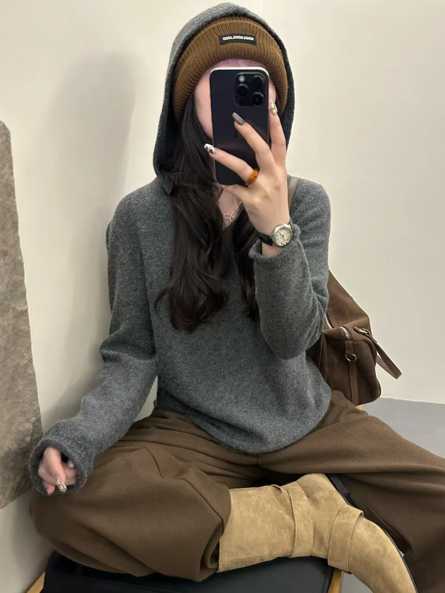 

Новый женский серый свитер с капюшоном, новая женская кашемировая трикотажная нижняя рубашка с пальто осенью и зимой.