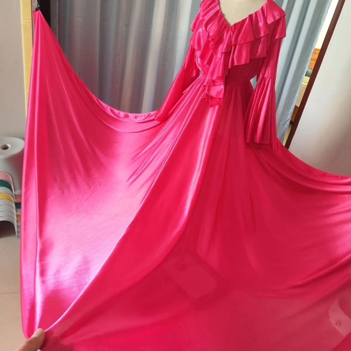 360 درجة طول 2 متر لامعة المرأة الساتان فستان طويل الكشكشة فستان ماكسي فساتين أنيقة ملابس النوم #5