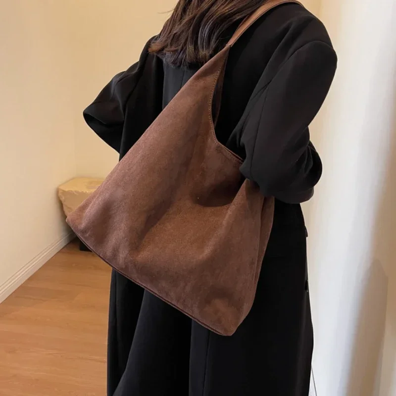 Autumn and Winter Vintage Women\'s Bag Large Capacity Suede Shoulder Bag Solid Color Simple Casual Commuter Bag Retro Handbags