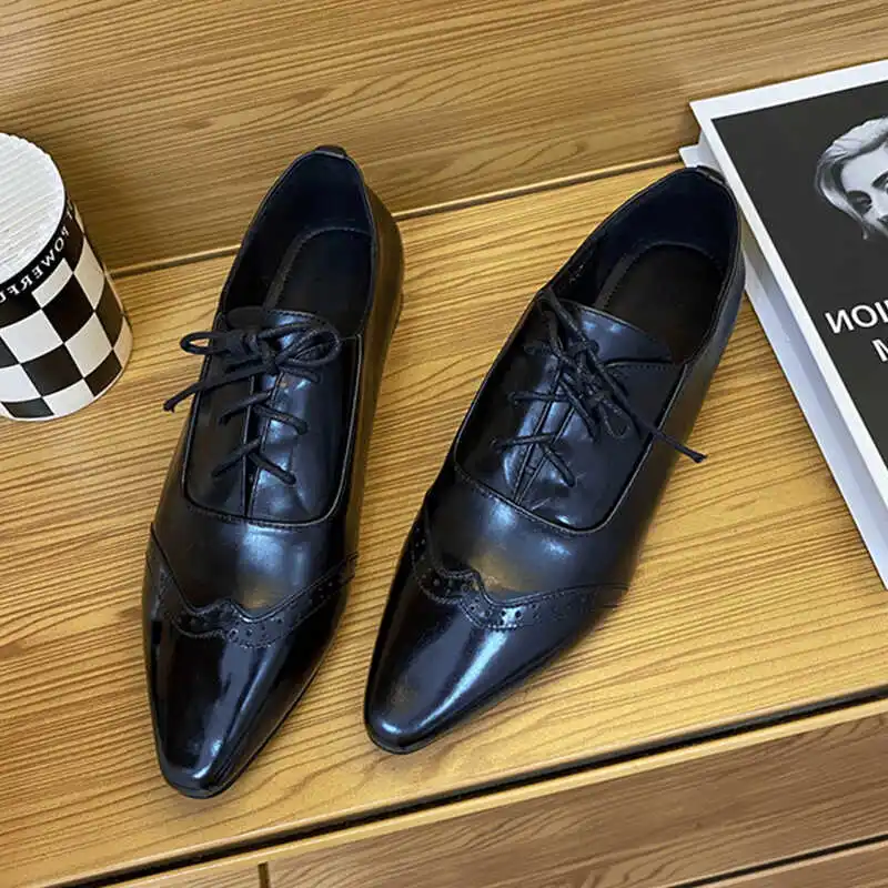 

Women's Black Leather Pointed Toe Lace Up Oxford Shoes Fashionable Brogu Detailed Shoes with Polished Finish Stylish Footwear