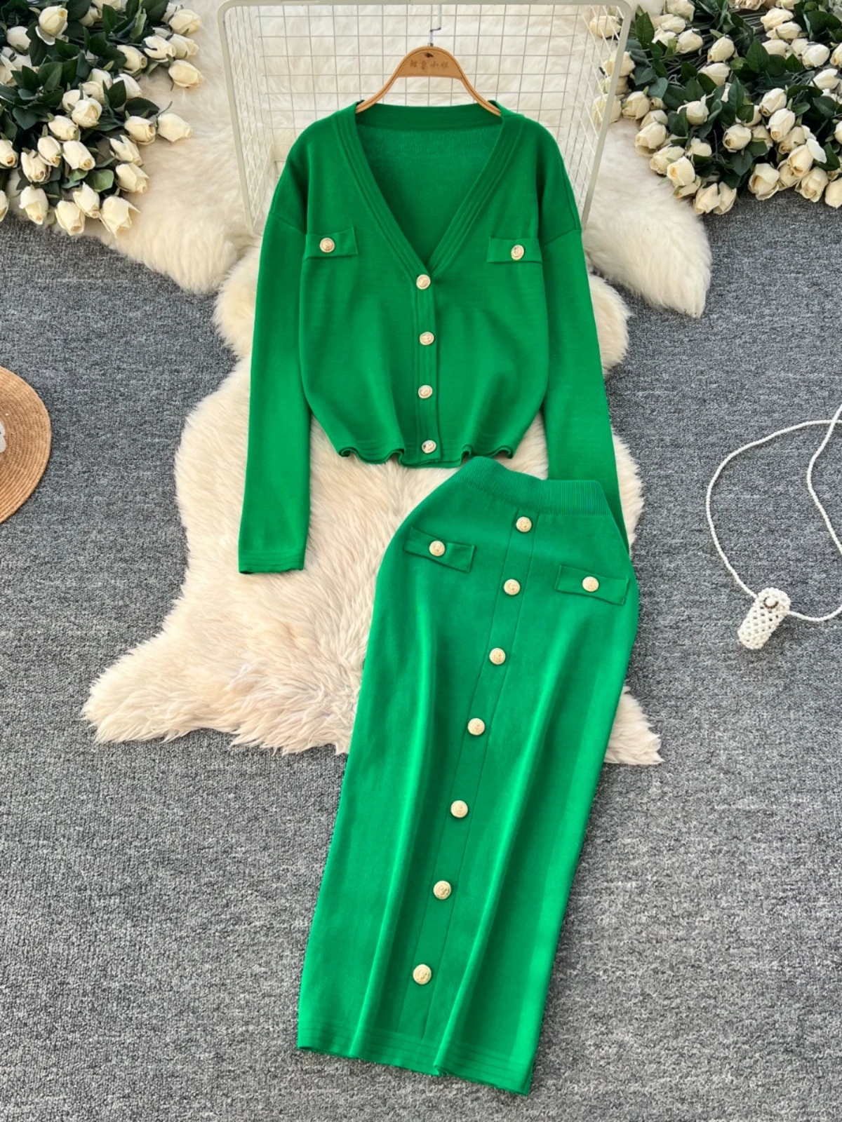 

Women Elegant Knitwear Set Autumn And Winter French High-grade Metal Buckle Long-sleeved Coat High Fanny Pack Hip Skirts