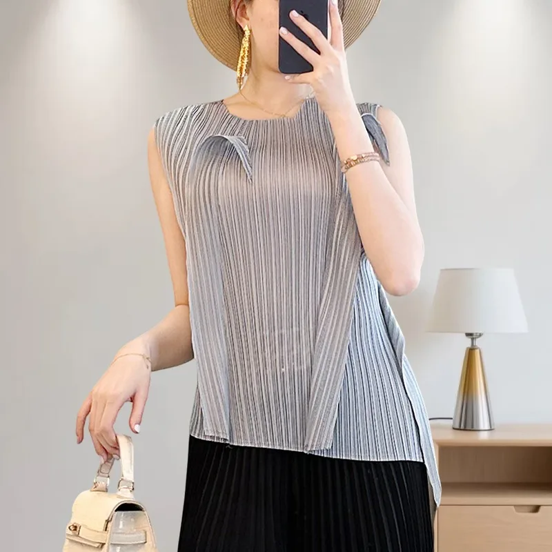 

Miyake Tops Women Sleeveless Summer 2025 New Gray Vest Pleated T-shirt Women Simple Casual Stretchy Polyester Crepe Origami Fold