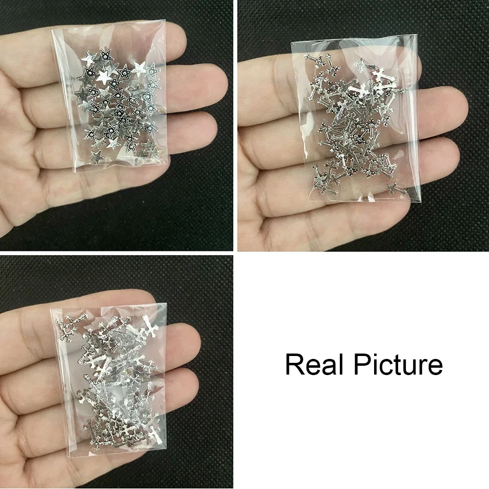 50 adet/paket tırnak tasarımları Charms Mini çapraz lüks parçaları toptan eski gümüş kalp 3d Charms çapraz çivi için Punk dekorasyon taşlar