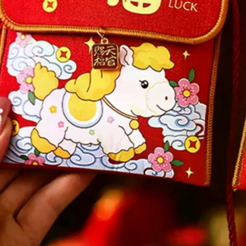 

1 шт., 2026 год лошади, тканевый красный конверт, традиционный новогодний счастливый мешок для денег, весенний фестиваль, тканевый карман для денег