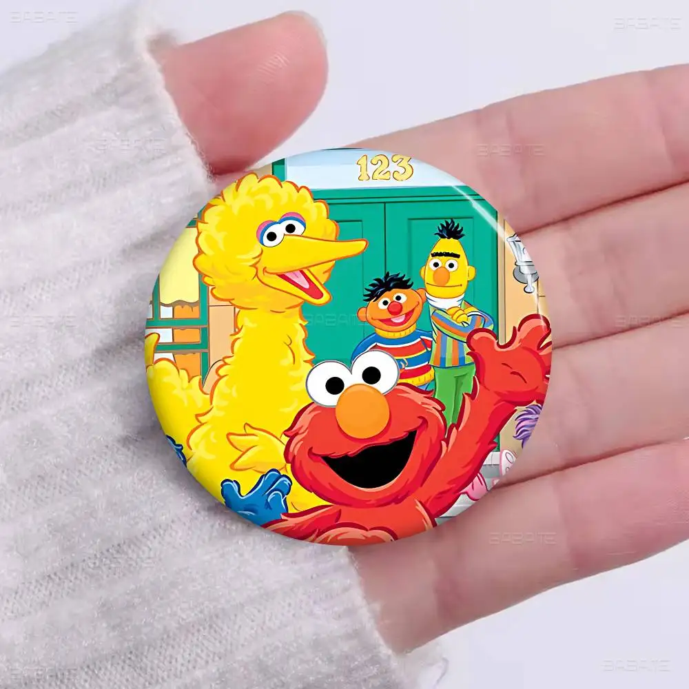 Cartoon S-Sesame Cookies S-Street Tinplate Pin Button Custom Anime Role Old-school Brooch Cartoon Collar Badge Jewelry Gift Fans