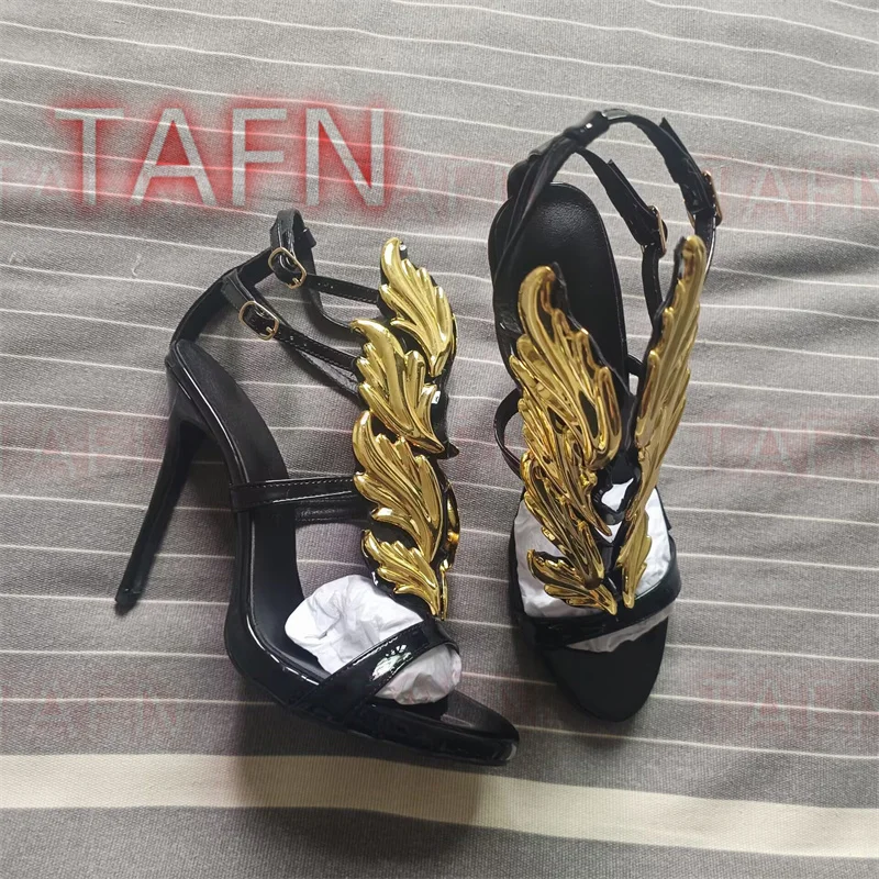 النساء صنادل طراز جلاديتور ضيق النطاق اللمحة تو الكعوب رقيقة أحذية مثير مشبك حزام السيدات أحذية المدرج الكعوب Sandalias De Mujer