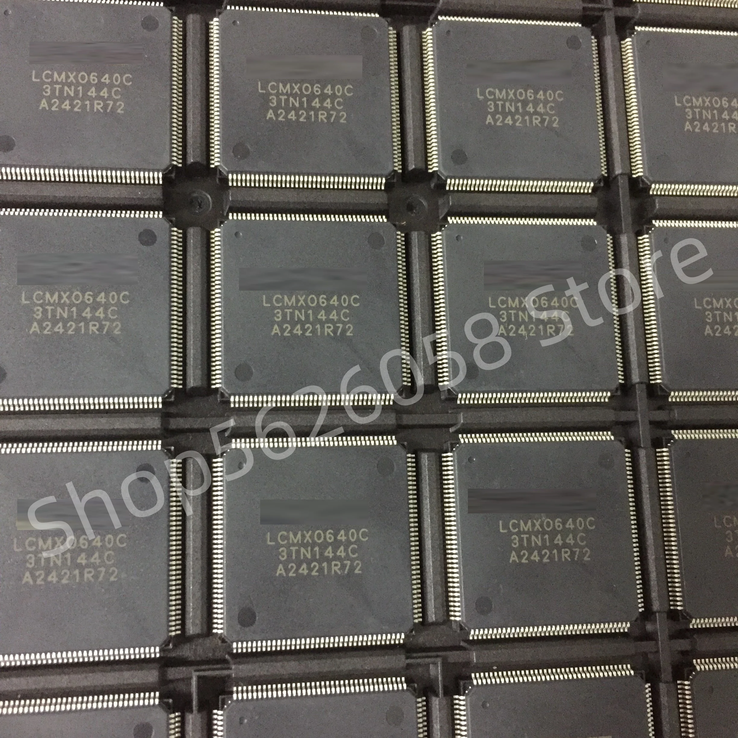 

2PCS/LOT LCMXO640C-3TN144C LCMX0640C-3TN144C LCMXO640C 3TN144C QFP144 Original In Stock Free Shipping