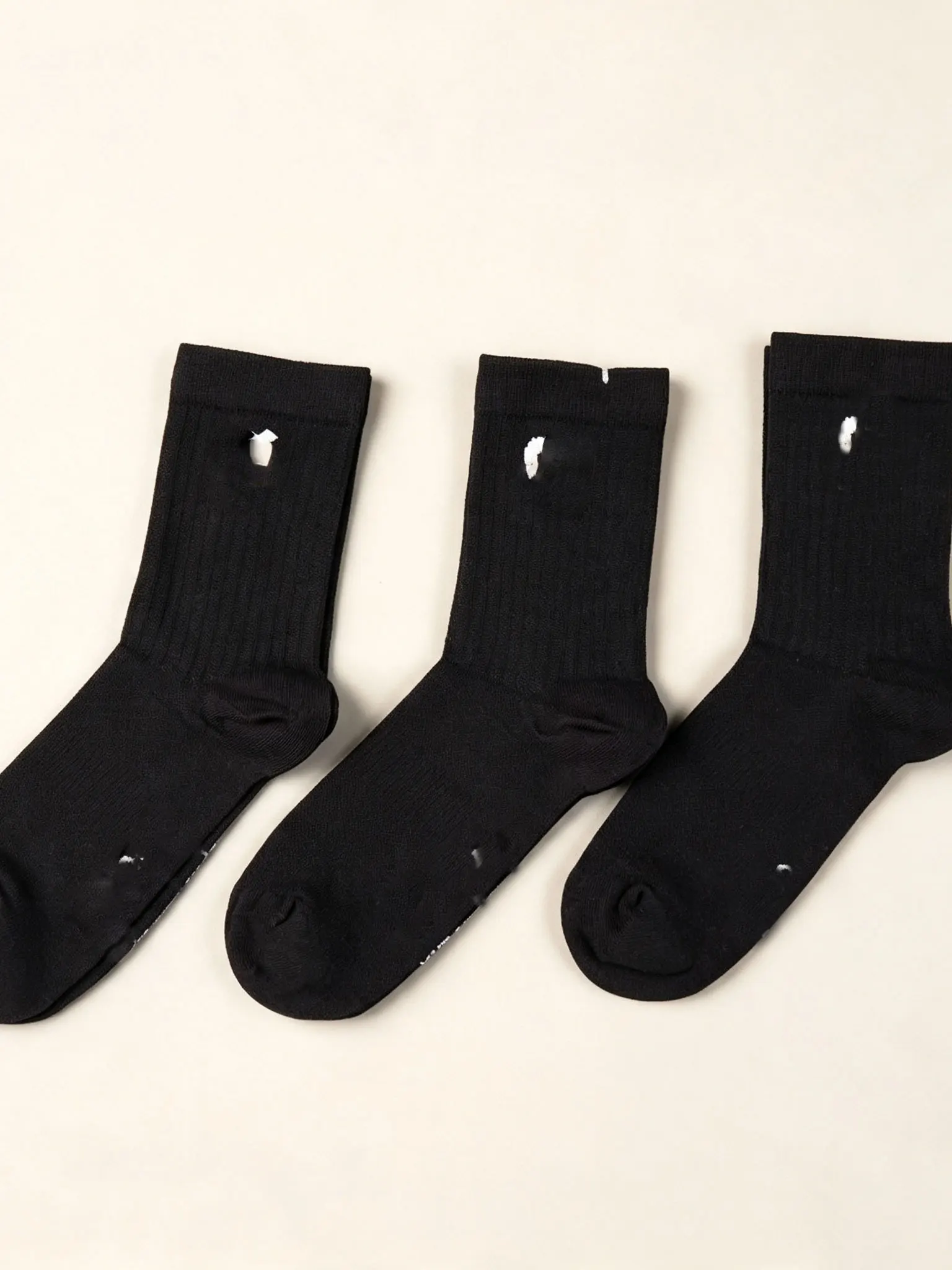 Breathable Cotton Mid-Calf Socks Unisex Casual Anti-Odor Sweat Absorbent Couple Style Black White Four Seasons Wear Resistant