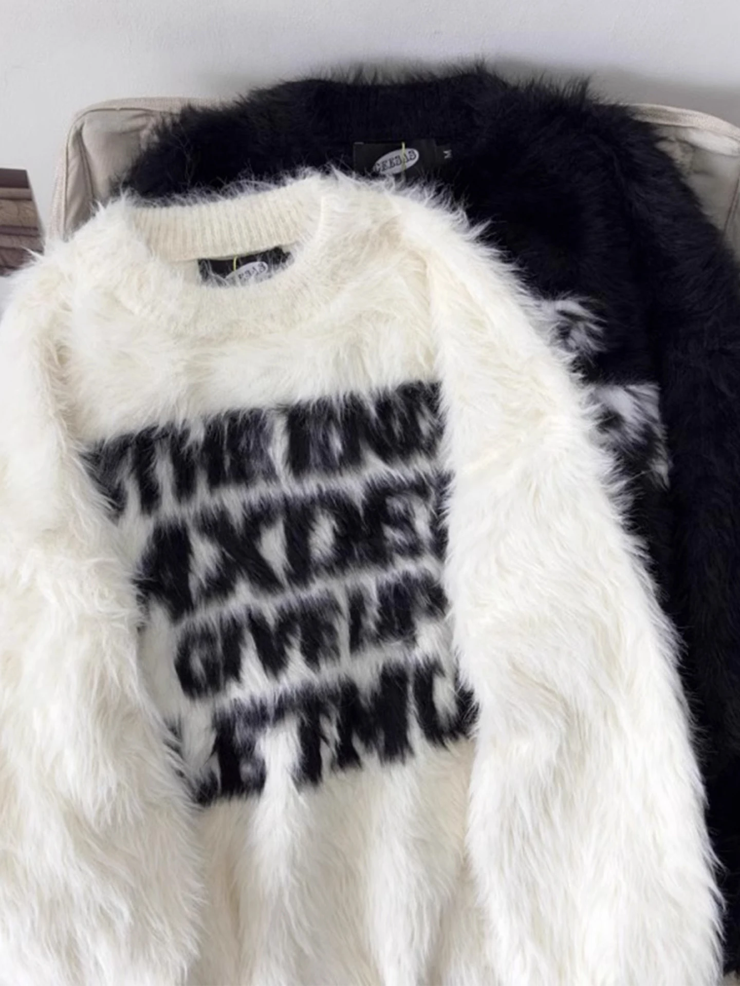 

American High Street Waterfall Velvet Letter Embroidered Sweater Men's Autumn Winter Lazy Sle Versatile Fce Lined Warm L...