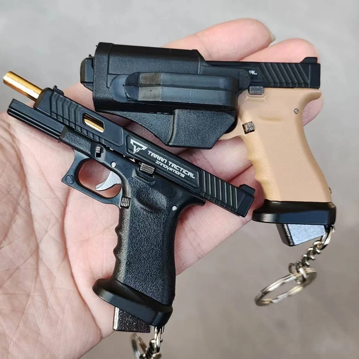 1:3 G34 نموذج مسدس مصغر مع الحافظة لعبة معدنية بندقية انفصال لتقوم بها بنفسك شبه سبيكة المفاتيح قلادة الحلي ألعاب أطفال