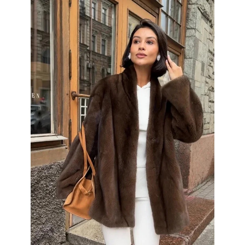 女性用エレガントなレースアップフェイクファー ジャケット、プラッシュVネック、ファッショナブルな長袖、ゆったりとした暖かいジャケット、レディース2025冬通勤ストリートコート