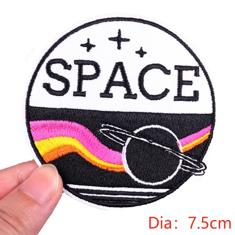 Jean Embroidered DIY Love Peace Patch Cartoon Letter Flower Embroidery Patch Iron On Patches For Clothing thermoadhesive Patches