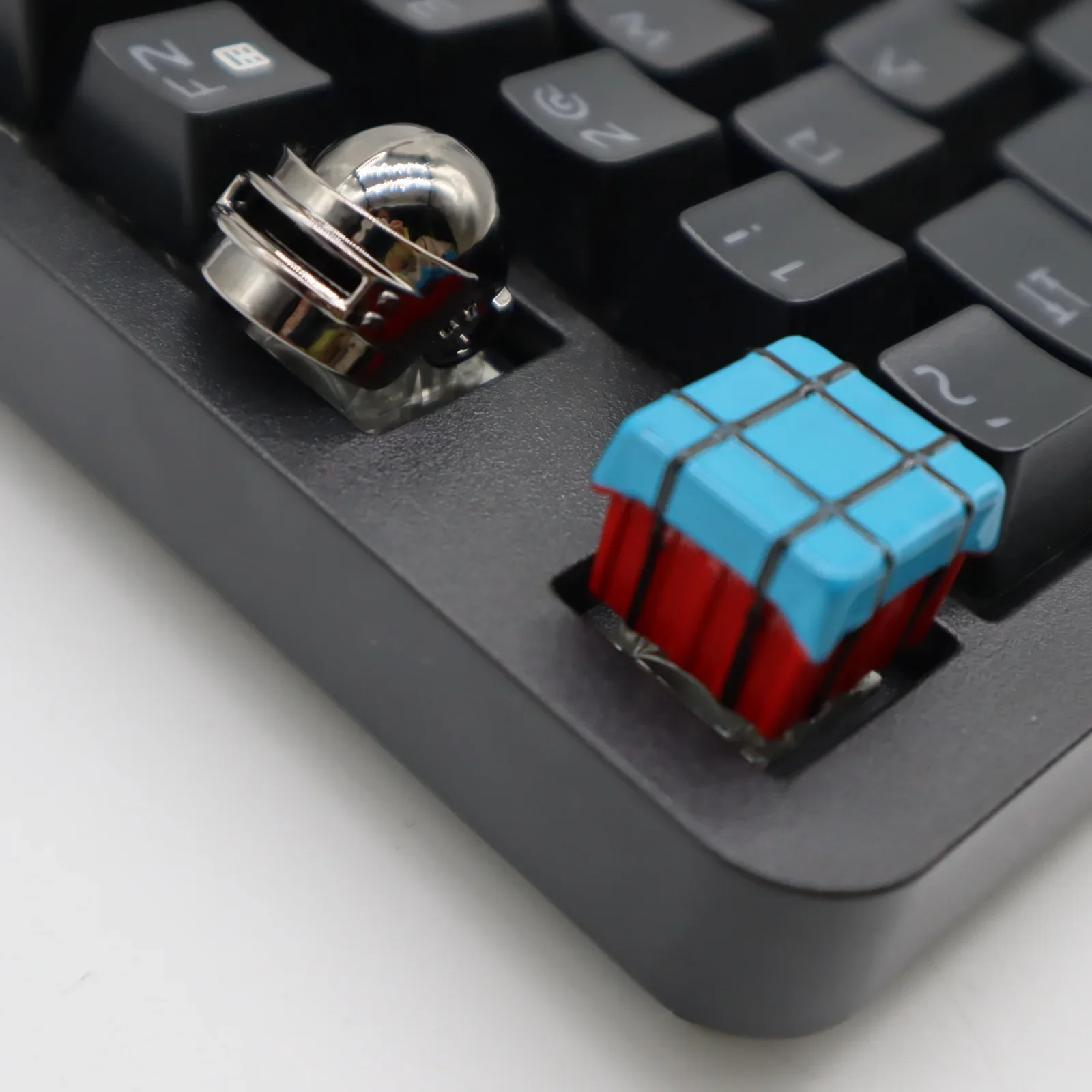 Custom Keycaps for Mechanical Keyboard PUBG 3 level Head Airdrop Box Grenade Alloy Personality Keycap Keyboard Accessories