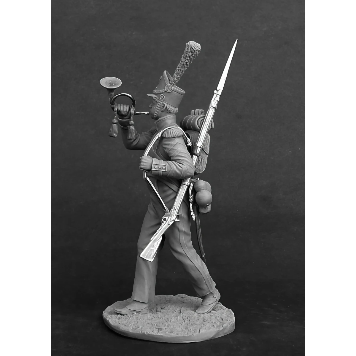 54mm resin unpainted model kit, Portuguese Legion Infantry Regiment Light Infantry Second Lieutenant unassembled and unpaintedGK view 3