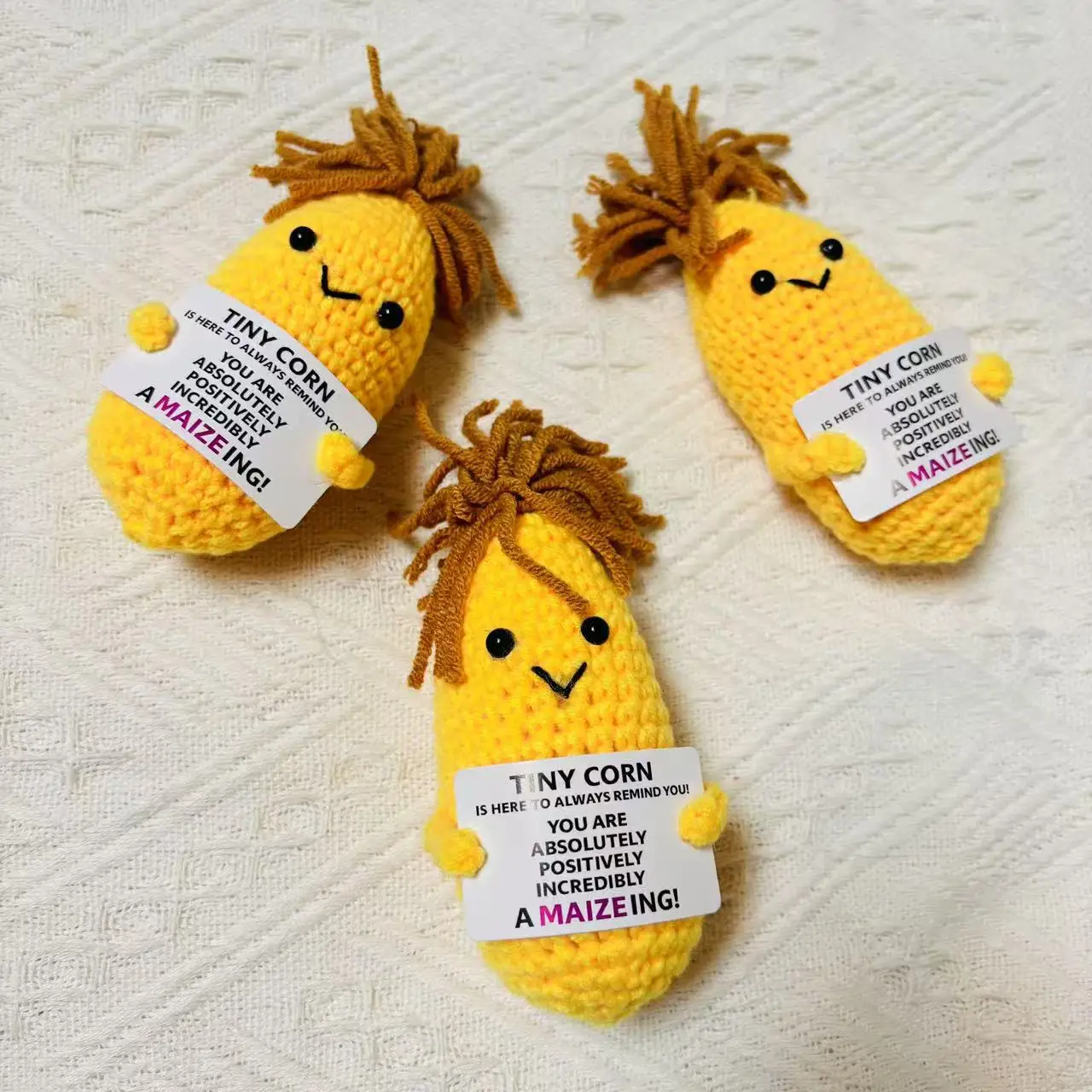 Handmade Knitted Positive Corn Hug Pocket Doll With Card Mini Funny Corn Desktop Ornament Christams Gift Home Room Decoration