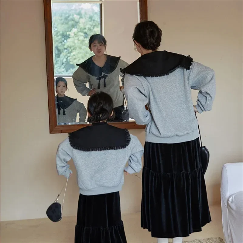 Mom and Daughter Equal Big Peter Pan Collar Sweatshirts Winter Mother and Baby Girls Warm Thick Hoodies Women Long Sleeve Tops image 2