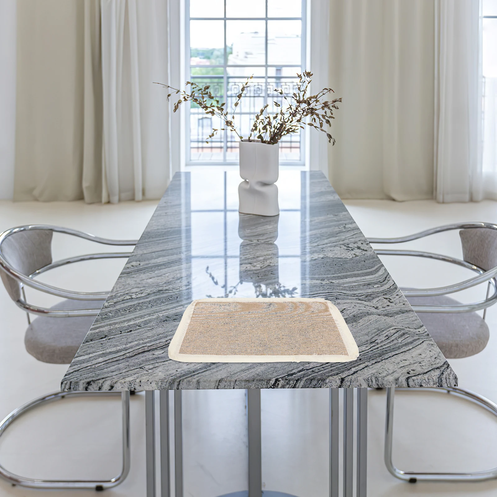 

4 pcs Linen Placemat Natural Jute Table Mats Heat Resistant Fringe Edges Farmhouse Burlap Dinner Mat Washable Decorative Table
