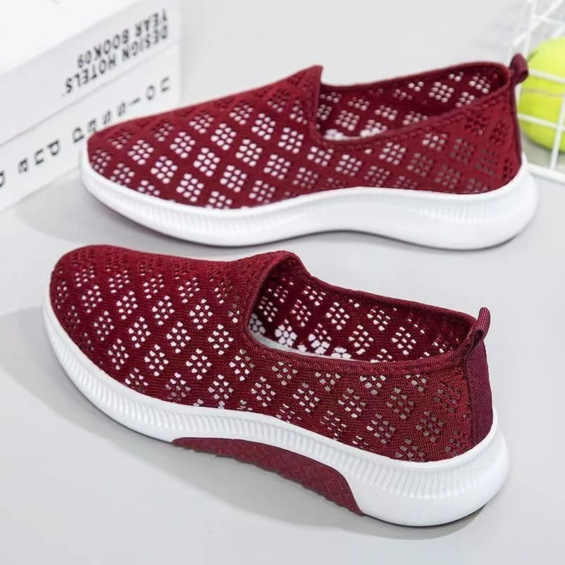 Summer Women Old Beijing Cloth Mom Shoes Mesh Breathable Casual Soft Sole Non-Slip Mesh Flat Slip-On Loafers