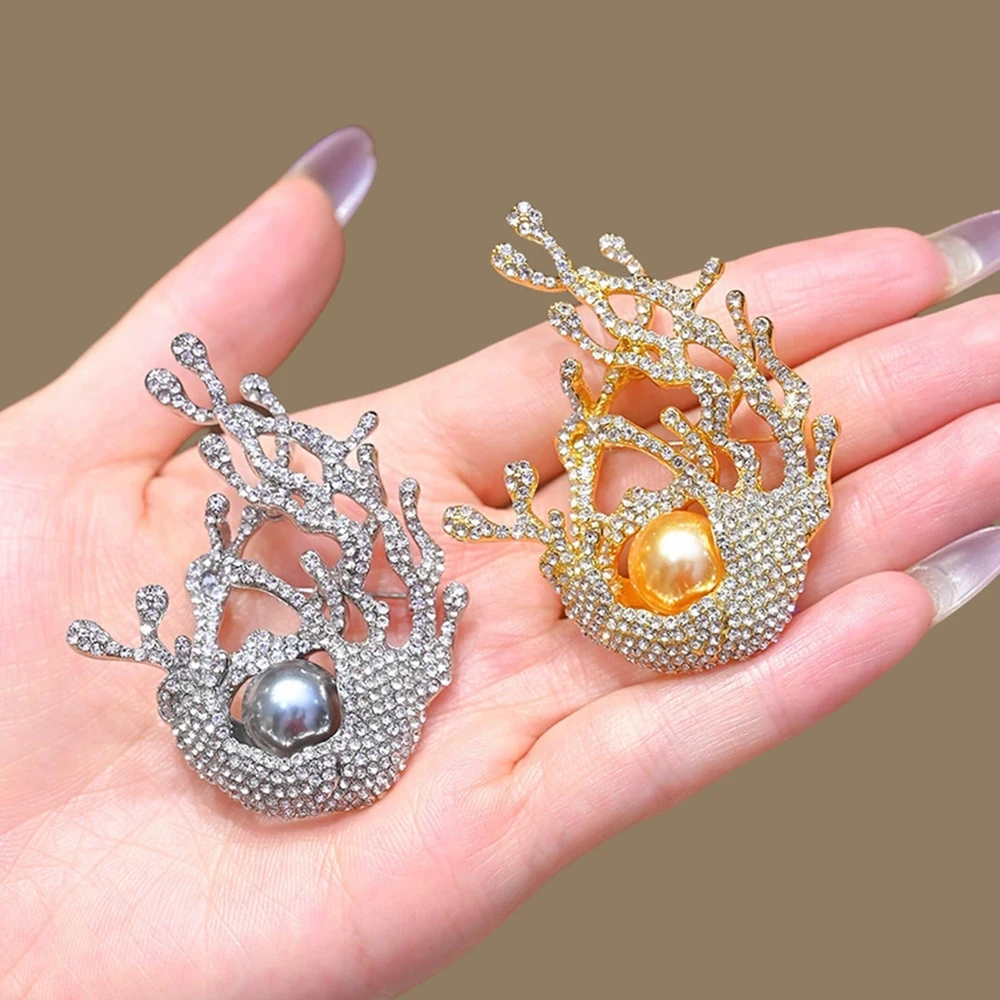 Broche de Coral de lujo con diseño de circón, traje elegante de gama alta, exquisita flor en el pecho, Color dorado, broche para chaleco salvavidas marino, regalo de joyería
