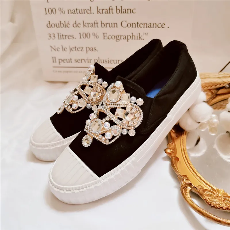 Women Sneakers New Fashion Flat Canvas Shoes Rhinestones Crystals Decortaions Luxury Walking Simple Lazy People Wheel Flats