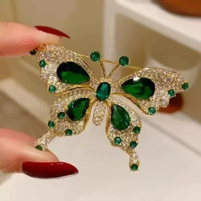 Elegant Emerald Crystal Butterfly Brooches for Women Girls Badges Classic Lady Dress Suit High-end Pins Fashion Jewelry