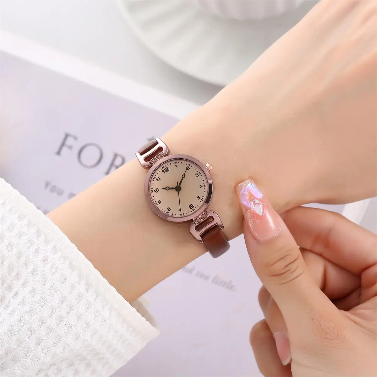 New cross-border watches junior high school and high school student watches personalized retro small round watch ladies watch