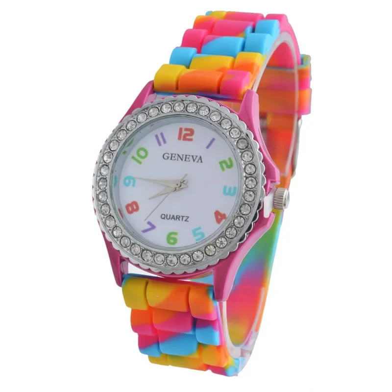 Neue Regenbogen Mode Frauen Uhren Luxus Camouflage Diamant Frauen Quarzuhr Mädchen Silikon Wasserdichte Kleid Uhr Weibliche Uhr