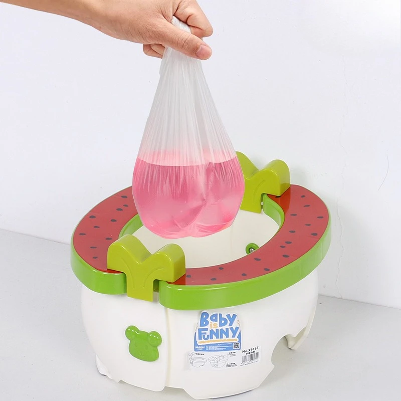 Olla de inodoro plegable para viaje al aire libre para bebé, orinal portátil con forma de fresa Kawaii para niños, asiento de entrenamiento para niños