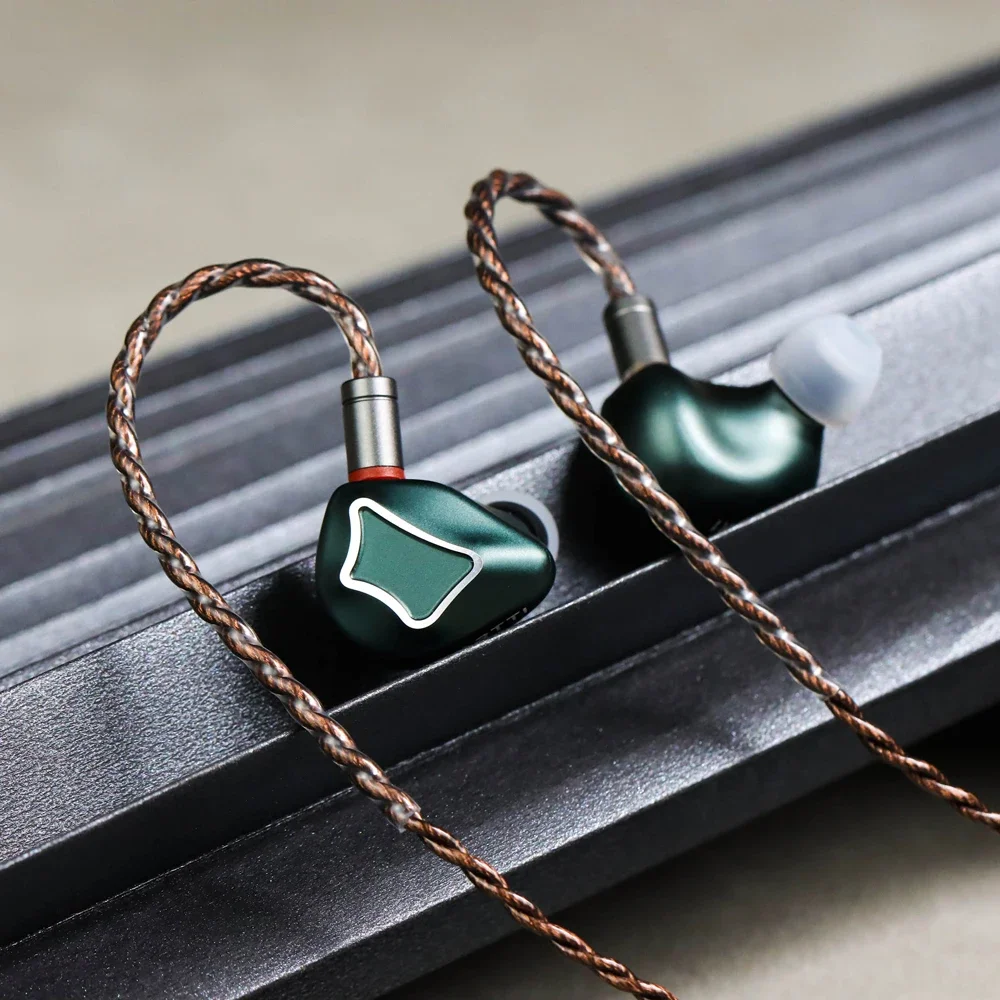 ARTTI R1 HIFI-Kopfhörer 2+1 Triple Dynamic Driver In-Ear-Musikkopfhörer mit abnehmbarem 0,78 2-Pin-Anschluss 3,5/4,4 mm Steckerkabel