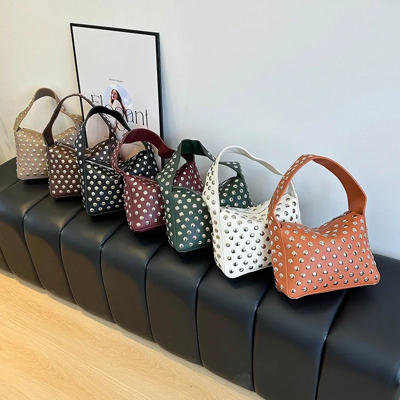 

Высококачественная универсальная маленькая квадратная сумка из прочного полиуретана с заклепками, молодежная, с декоративной строчкой, лаконичная женская сумка через плечо