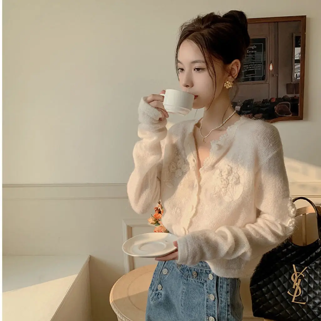 Korea Frauen Luxus süße Blumen Stricken Langarm V-Ausschnitt Strickjacken Winter Vintage elegante einreihige dünne Pullover